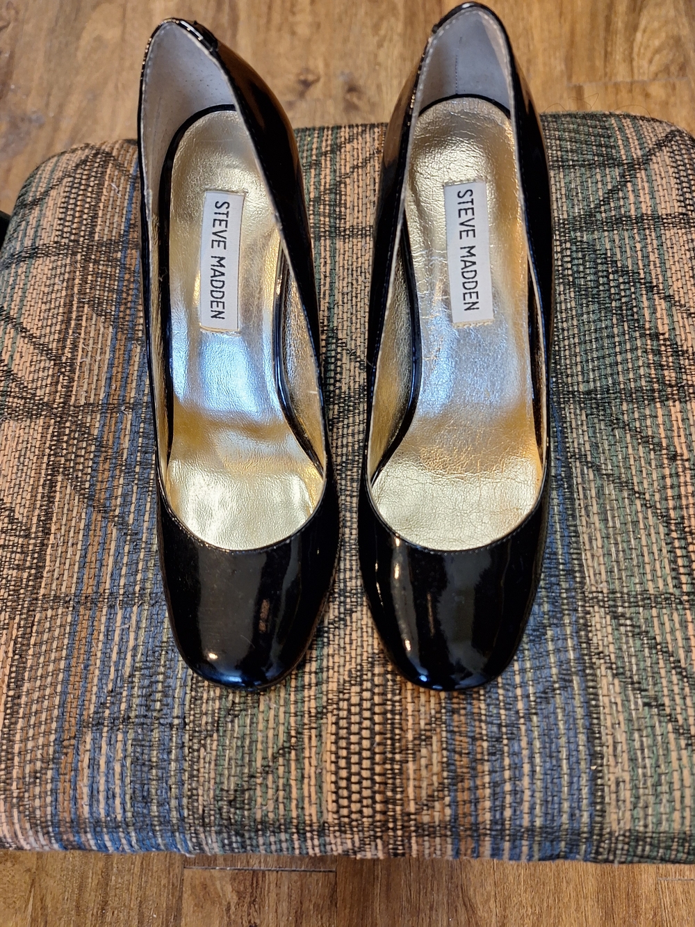 Steve Madden Black Patent Leather Round-Toe Pumps Size 6.5